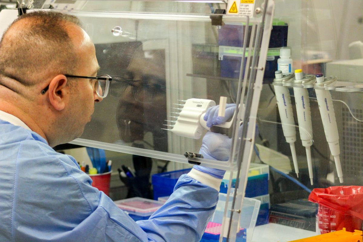 Jordanian scientist working in lab